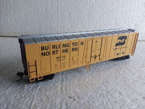 HO BACHMANN BURLINGTON WAGON
