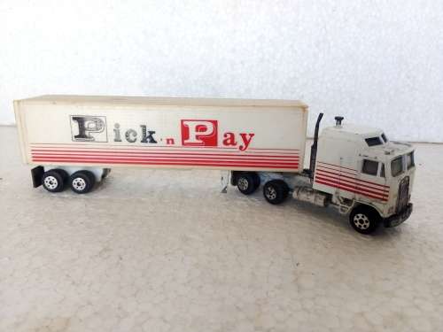 HO PICK N PAY TRUCK