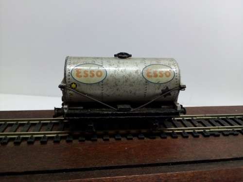 HO/OO HORNBY DUBLO ESSO TANKER