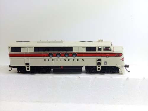 HO/OO SCALE BACHMANN EMD FT A UNIT