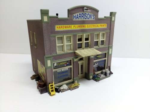 HO SCALE WALTHERS HARDWARE STORE