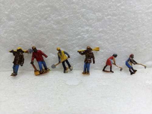 N SCALE WORKERS