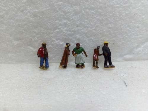 N SCALE PEOPLE
