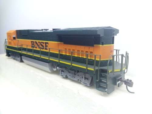 HO/OO SCALE WALTHERS GE DASH 8-40 B