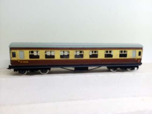 HO/OO SCALE HORNBY DUBLO COACH
