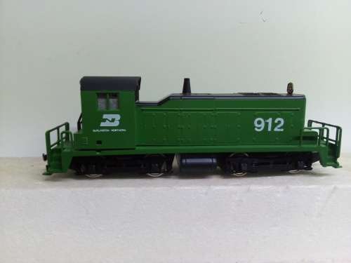 HO/OO SCALE MODEL POWER EMD SW1 SHUNTER LOCOMOTIVE