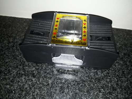 Card shuffler