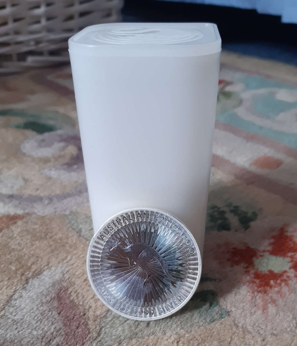 1 oz Australian Silver Kangaroo Coins -- Tube of 15 Coins (R520 per Coin)