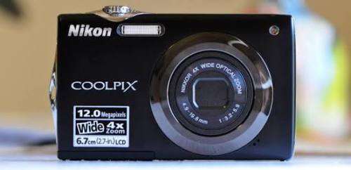 Nikon coolpix S3000 complete in box