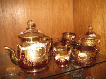 Exquisite Venetian glass tea set in pristine condition