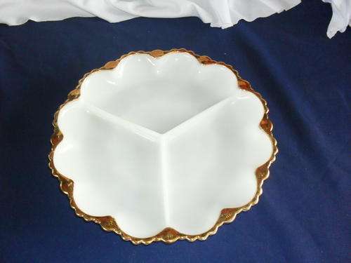 VERY NICE MILK GLASS AND GOLD DISH?DELIVERY R25.00