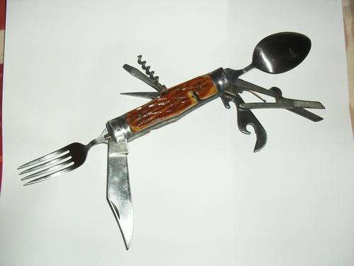 LARGE SURVIVAL TYPE KNIFE,DELIVERY R25.00