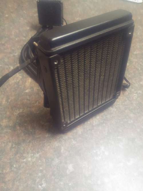 Coolermaster Seidon 120V Liquid cooler