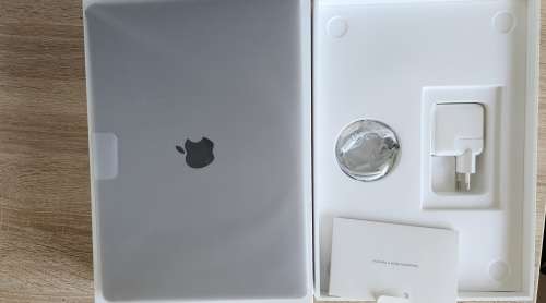 2020 Apple MacBook Air 13 inch M1 chip 8GB RAM unified 256GB SSD Storage Excellent condition