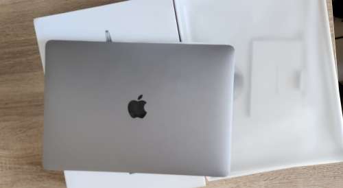 2020 Apple MacBook Air 13 inch M1 chip 8GB RAM unified 256GB SSD Storage Excellent condition