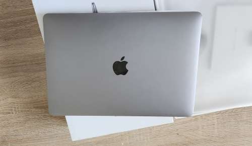 2020 Apple MacBook Air 13 inch M1 chip 8GB RAM unified 256GB SSD Storage Excellent condition