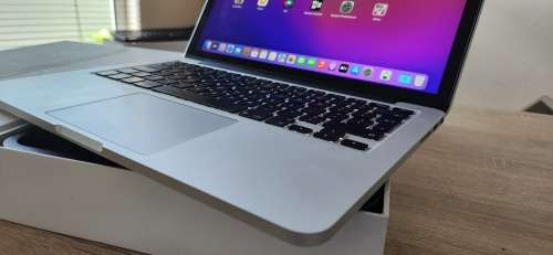 Apple MacBook Pro 13 inch Retina 2015 Model Core i5 8GB RAM 256GB SSD