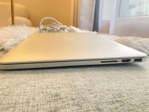 Apple MacBook Pro 13 inch Retina 2015 Model Core i5 8GB RAM 128GB SSD