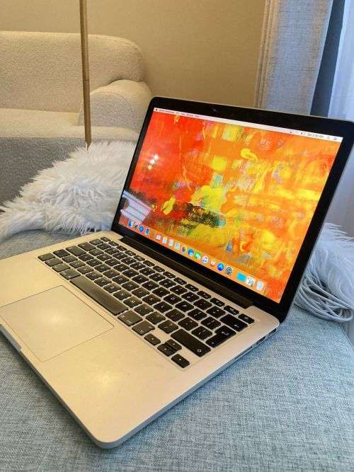Apple MacBook Pro 13 inch Retina 2015 Model Core i5 8GB RAM 128GB SSD