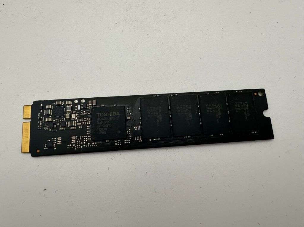 Toshiba THNSNS064GMFP 64GB SSD for MacBook Air A1465/A1466 (2012) - Loaded with macOS