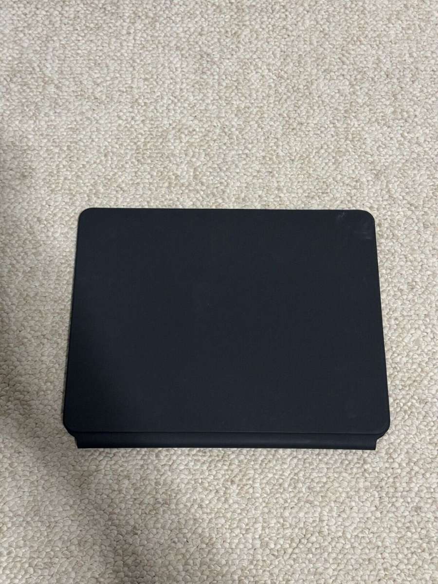 Apple iPad Pro 11-inch (3rd Gen)/iPad Air (5th Gen) Magic Keyboard (International English) - Black