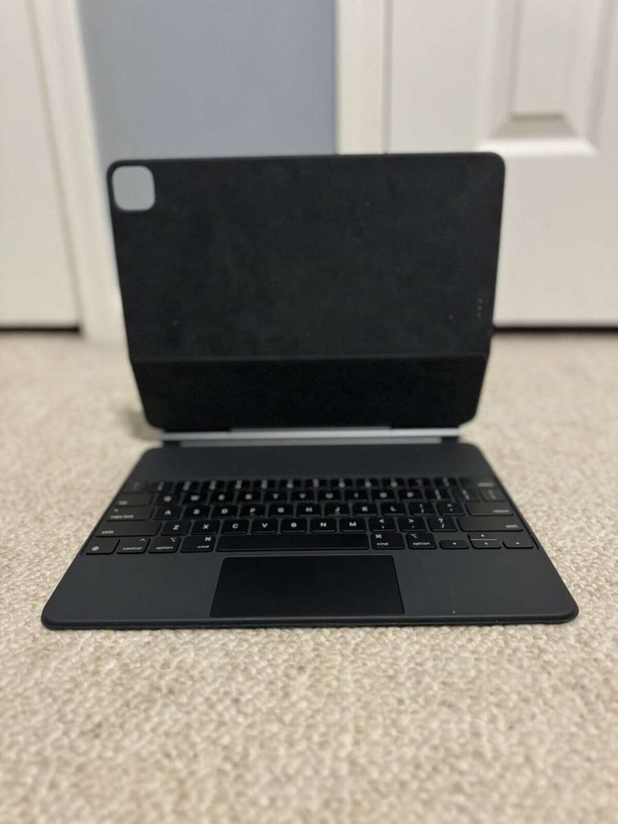 Apple iPad Pro 11-inch (3rd Gen)/iPad Air (5th Gen) Magic Keyboard (International English) - Black