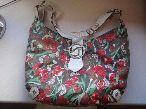 **GUESS ORIGINAL HANDBAG**