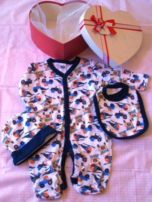 Baby Grow Gift Box set-   Long  Baby Grow,Bib & Hat set- (Newborn) -baby clothes-