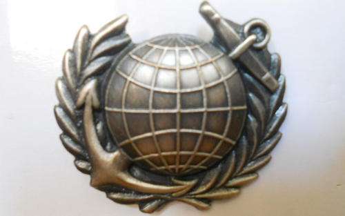 MARINES QUALIFICATION BADGE. Type 2. Grey metal.