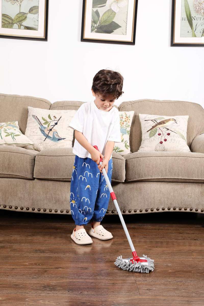 MINI TRIANGULAR MOP- PRETEND PLAY