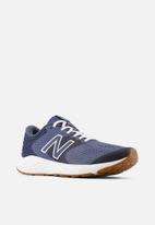 NEW BALANCE 520v7 Running Shoe Navy/White