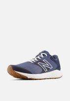 NEW BALANCE 520v7 Running Shoe Navy/White