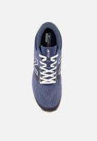 NEW BALANCE 520v7 Running Shoe Navy/White