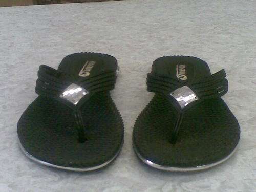 lovely black sandle with silver detail- size 4