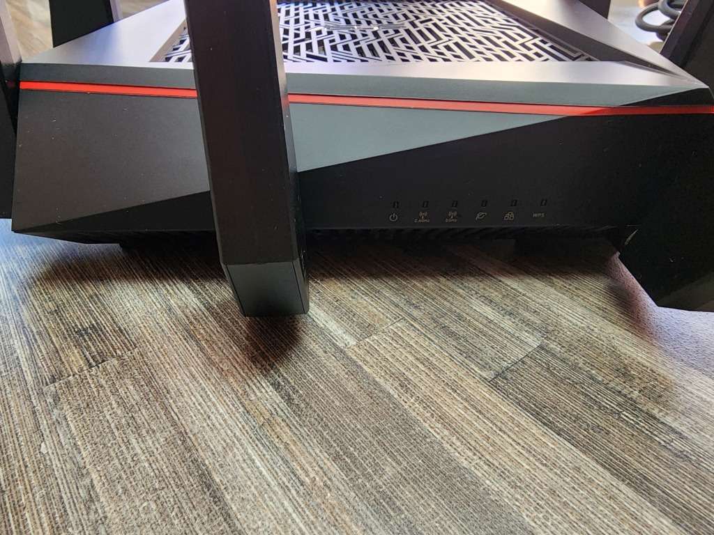 Asus RT-AC5300 Power Fast tri-band gaming router with Game accelerator