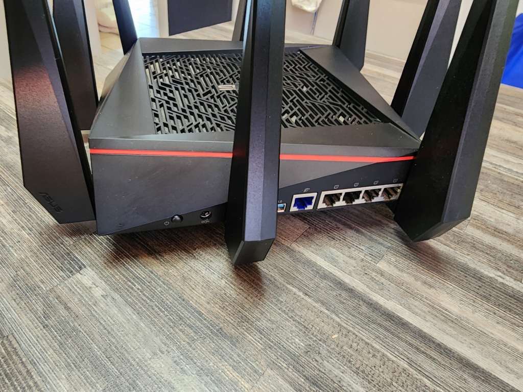 Asus RT-AC5300 Power Fast tri-band gaming router with Game accelerator