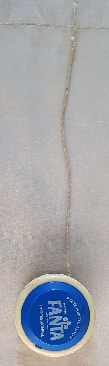 Vintage genuine Russell Yo-Yo `Fanta`