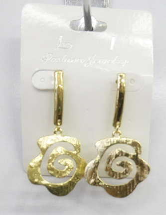 Gold Earrings with Flower Pattern