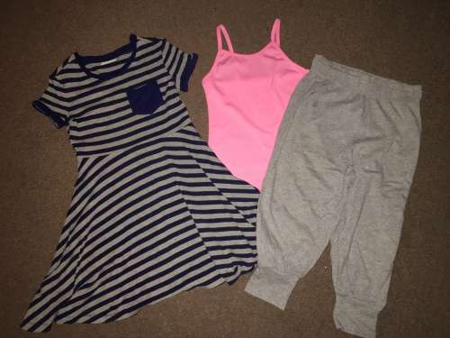 3 x Girl Clothing Items - Age 7-8