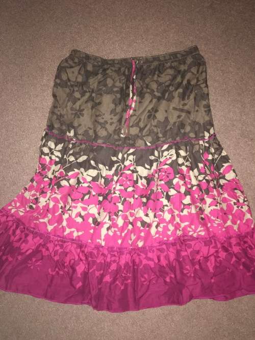 Beautiful Woolworths Summer Skirt - Size 12