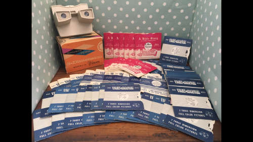 Vintage Sawyers View-Master in Original Box with 69 Reels - Very good condition!!!!