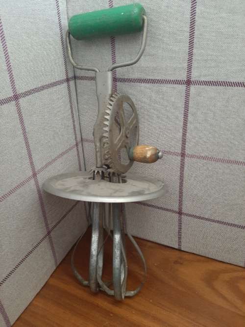 Vintage Hand Mixer with hooden handle