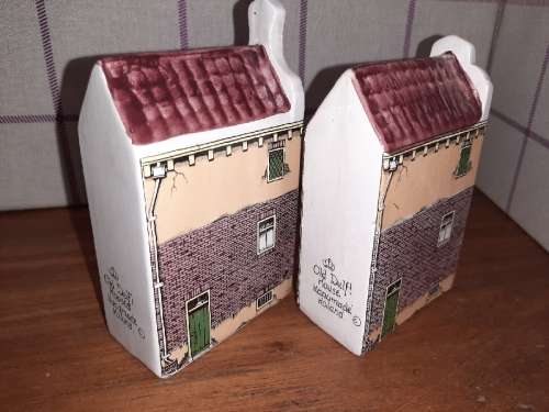 2 x Old Delft Houses - Handmade in Holland