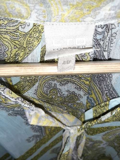 Beautiful Truworths top - Size 40