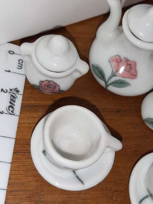 Miniature Tea set - See pictures