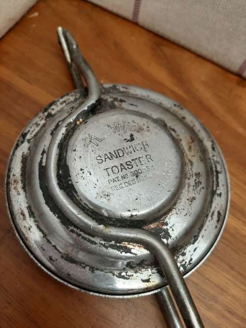 Vintage Nutbrown Sandwich Toaster / Jaffle Maker - Made in England