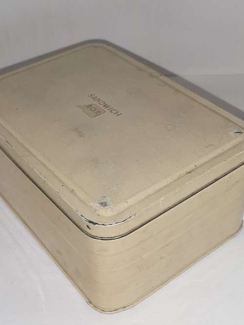 Vintage Retro Metal Sandwich Box / Tin