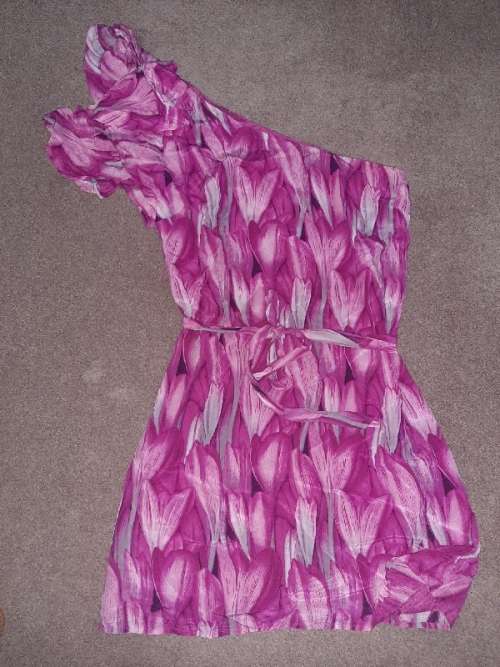 Beautiful Oasis One Shoulder Top - Size 10