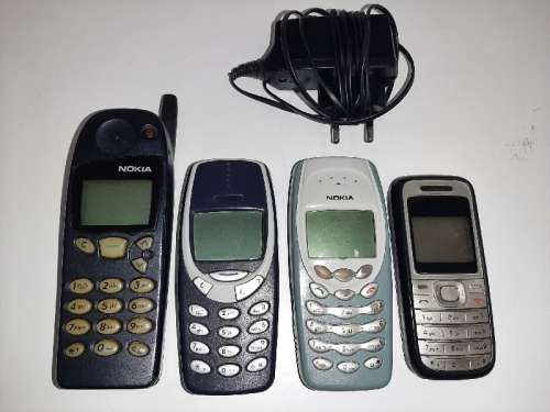 4 x Vintage Nokia Cell phones