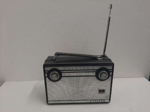 Vintage Silver All Transistor Radio